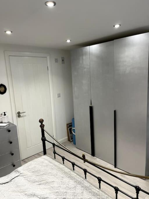 The Cabin, Arkley, Barnet Apartment Bagian luar foto